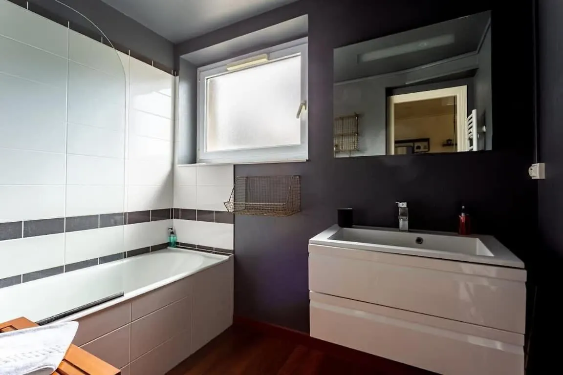Apartment Le Bretagne- 2 Chambres-Parking- Place De Bretagne Rennes